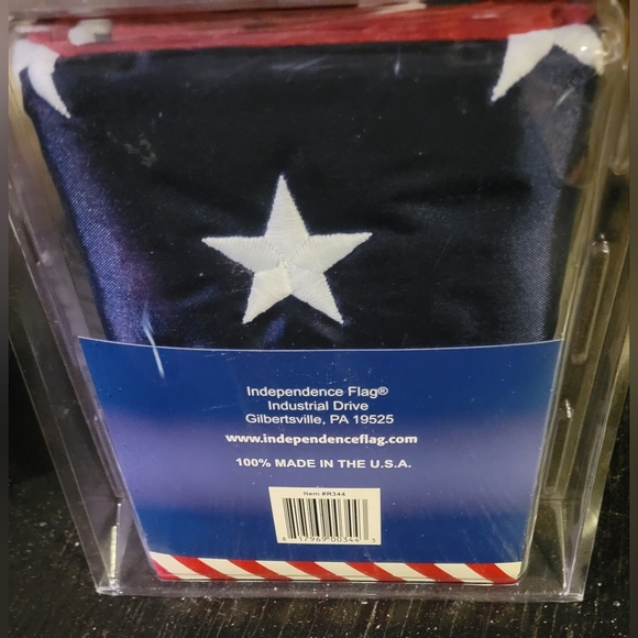 Large Deluxe USA Flag - Picture 6 of 7
